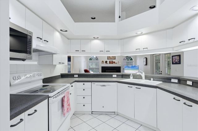 3510 CRYSTAL LAKES COURT, Sarasota, FL 34235