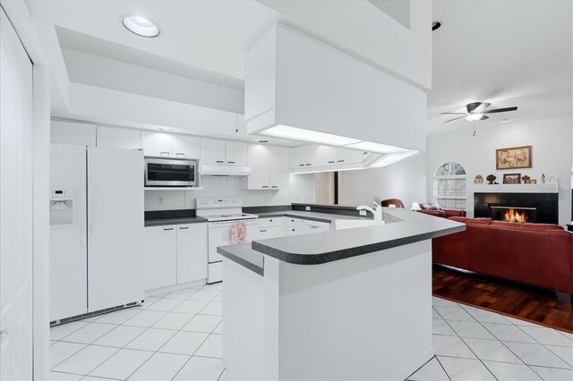 3510 CRYSTAL LAKES COURT, Sarasota, FL 34235