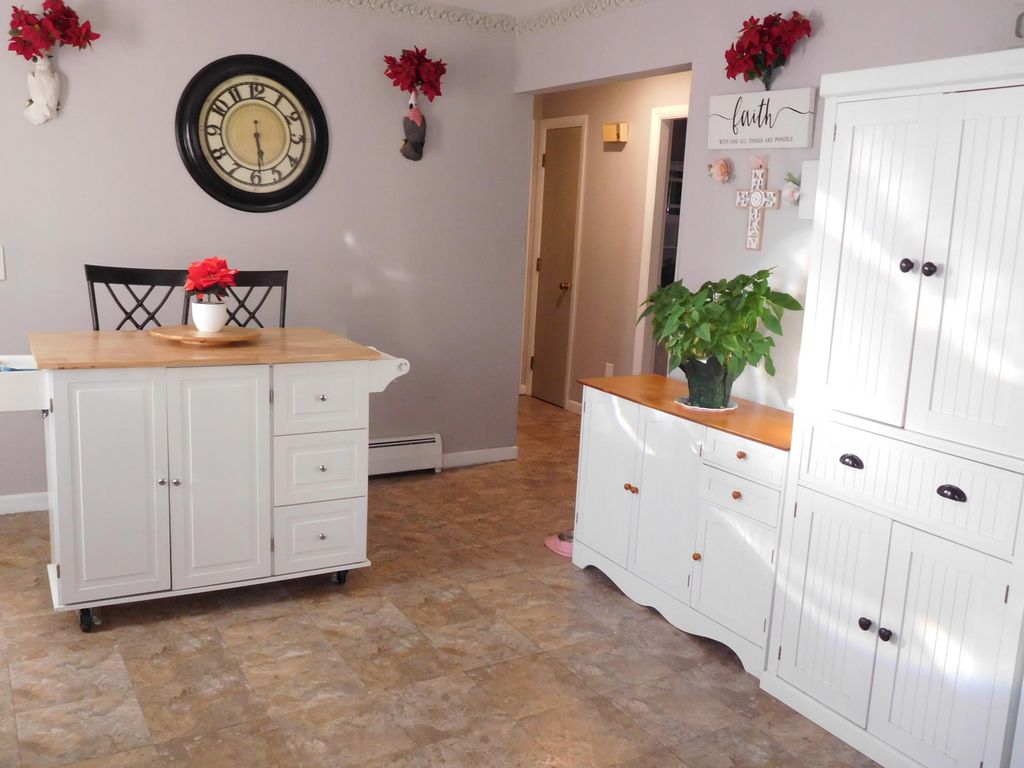 18 Richmond Avenue, Lewiston, ME 04240 — photo 4