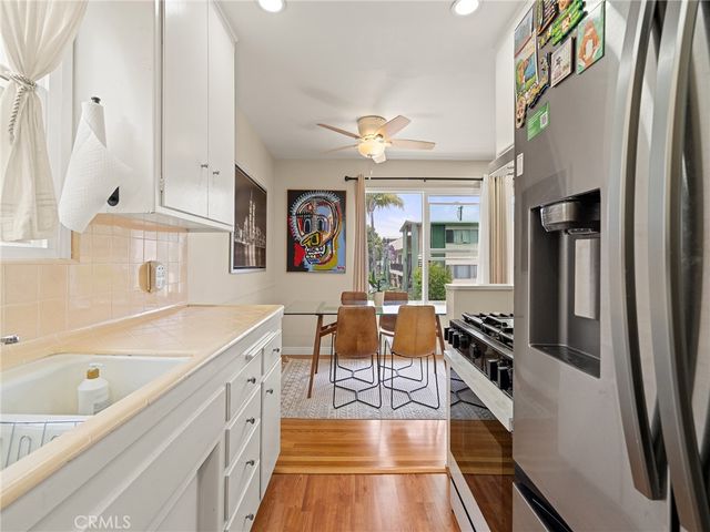 3042 E 3rd Street 2, Long Beach, CA 90814