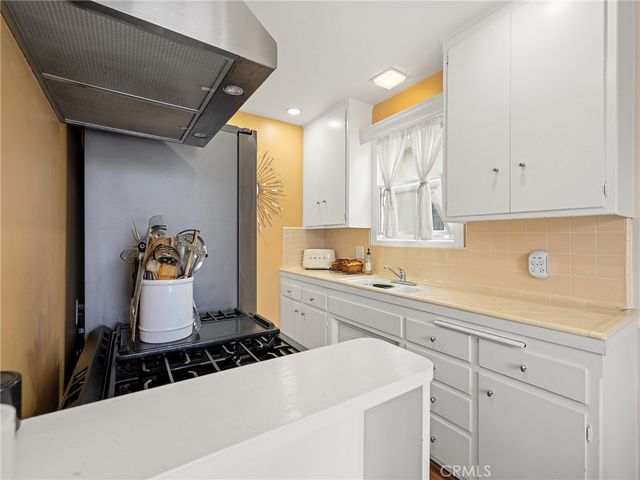 3042 E 3rd Street 2, Long Beach, CA 90814