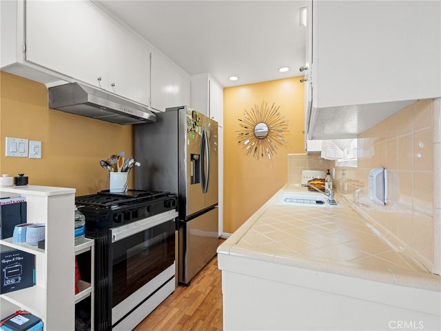 3042 E 3rd Street 2, Long Beach, CA 90814
