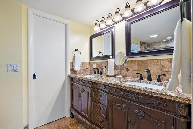 1036 Us Highway 1 119, North Palm Beach, FL 33408