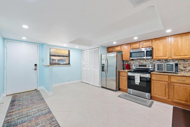 1036 Us Highway 1 119, North Palm Beach, FL 33408