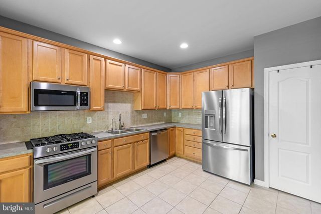 402 QUINTON OAKS CIR, Stephens City, VA 22655