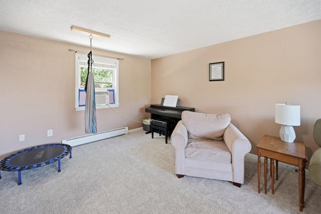 235 Patricia Lane, Manchester, NH 03104
