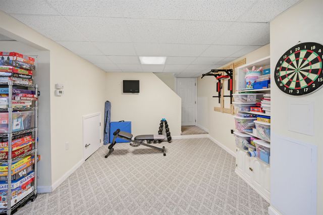 235 Patricia Lane, Manchester, NH 03104