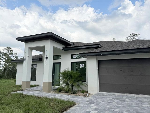 1216 James Ave, Lehigh Acres, FL 33972
