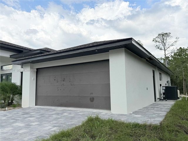 1216 James Ave, Lehigh Acres, FL 33972