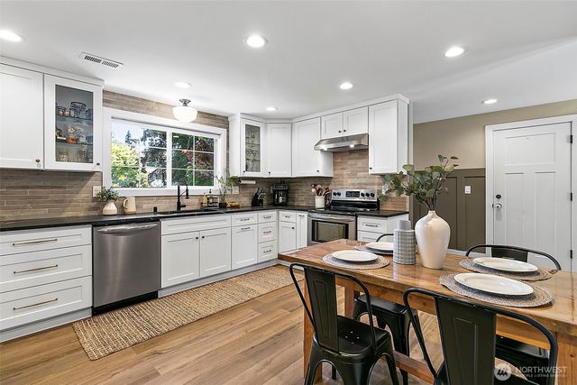 16355 130th Avenue SE, Renton, WA 98508