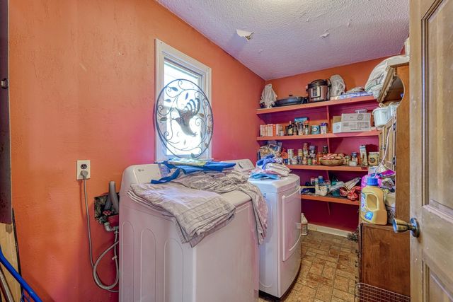 177 Rubin Thorne Rd, Campobello, SC 29322