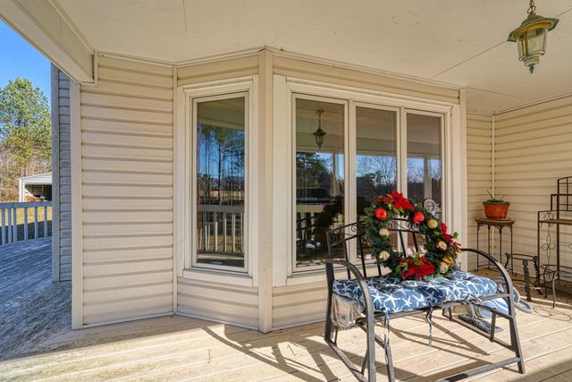 177 Rubin Thorne Rd, Campobello, SC 29322