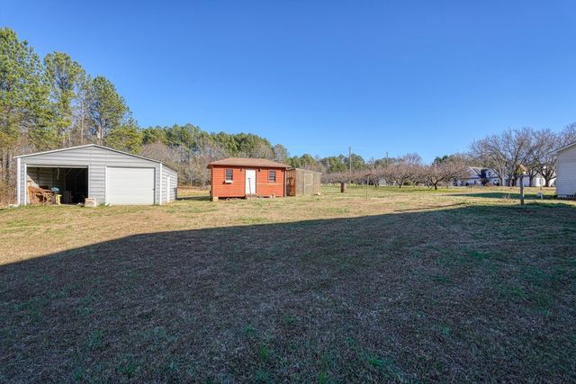 177 Rubin Thorne Rd, Campobello, SC 29322