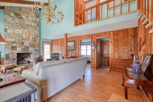 177 Rubin Thorne Rd, Campobello, SC 29322