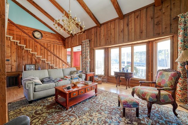 177 Rubin Thorne Rd, Campobello, SC 29322