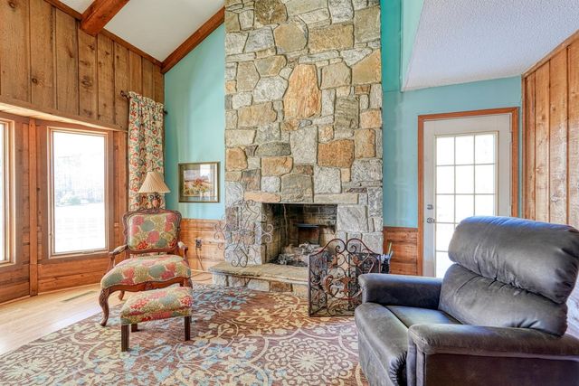 177 Rubin Thorne Rd, Campobello, SC 29322