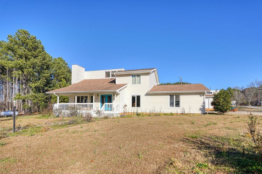 177 Rubin Thorne Rd, Campobello, SC 29322