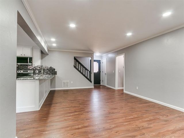 113 Woodbridge Circle, Edmond, OK 73012