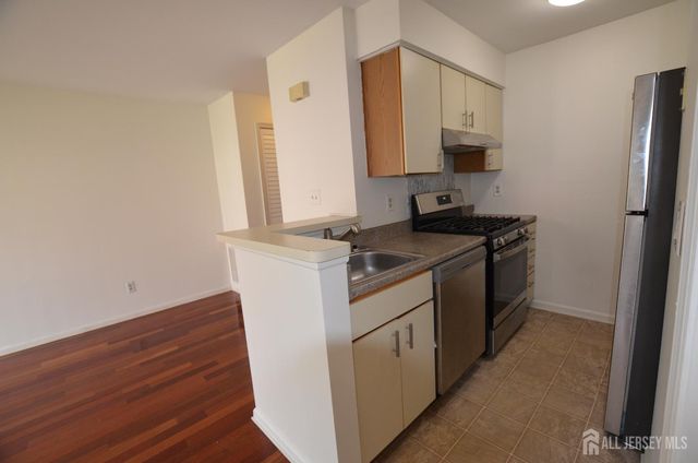 14 Lear Court, East Brunswick, NJ 08816