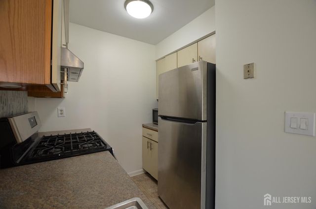 14 Lear Court, East Brunswick, NJ 08816