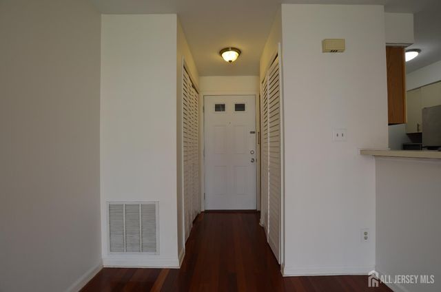 14 Lear Court, East Brunswick, NJ 08816