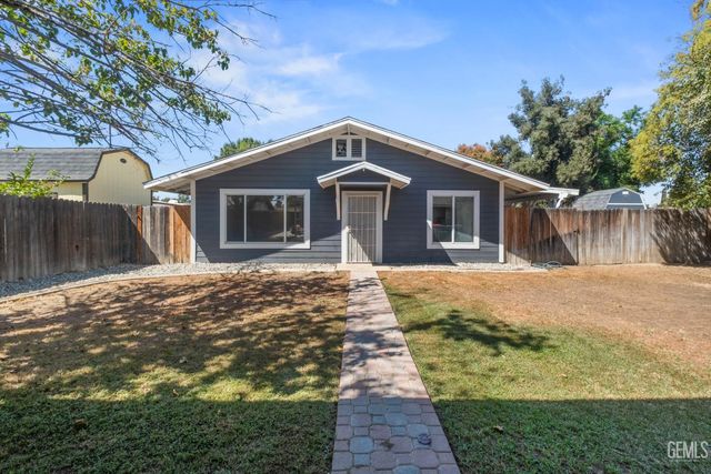 6904 Cedarcrest Avenue, Bakersfield, CA 93308