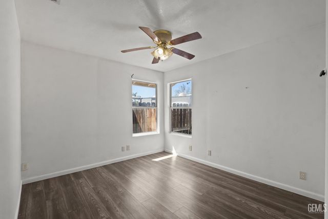 6904 Cedarcrest Avenue, Bakersfield, CA 93308