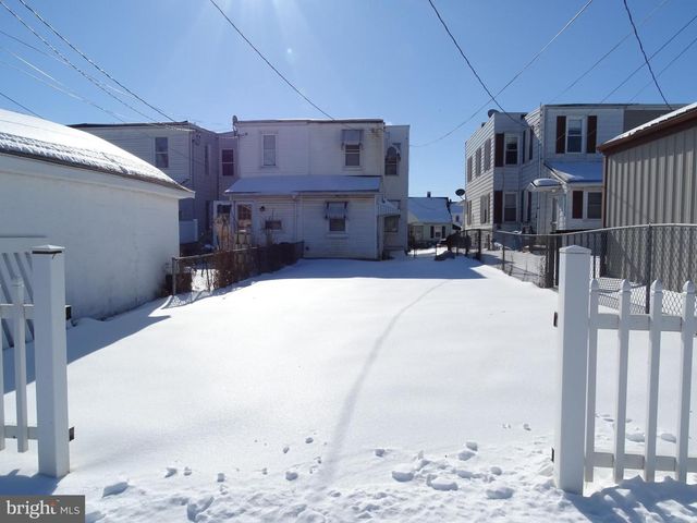 1739 ORANGE ST, York, PA 17404