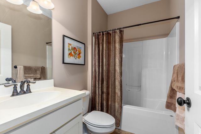 2921 Woodridge Circle NE 43, Grand Rapids, MI 49525