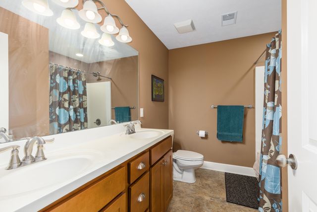 2921 Woodridge Circle NE 43, Grand Rapids, MI 49525