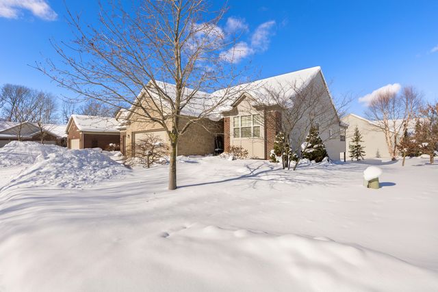 2921 Woodridge Circle NE 43, Grand Rapids, MI 49525