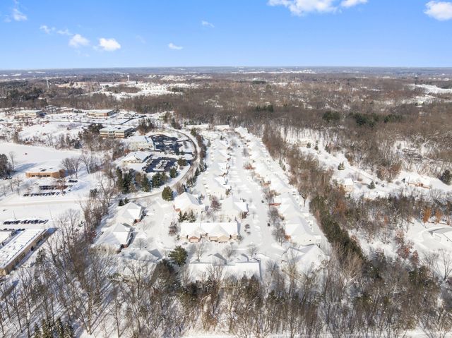 2921 Woodridge Circle NE 43, Grand Rapids, MI 49525