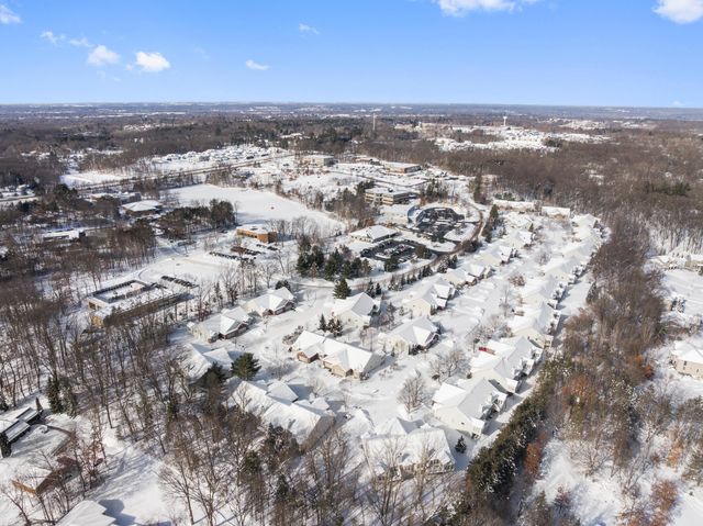 2921 Woodridge Circle NE 43, Grand Rapids, MI 49525