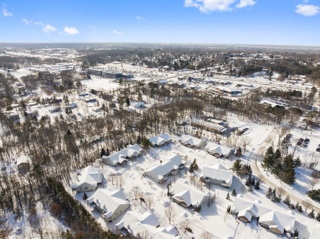 2921 Woodridge Circle NE 43, Grand Rapids, MI 49525