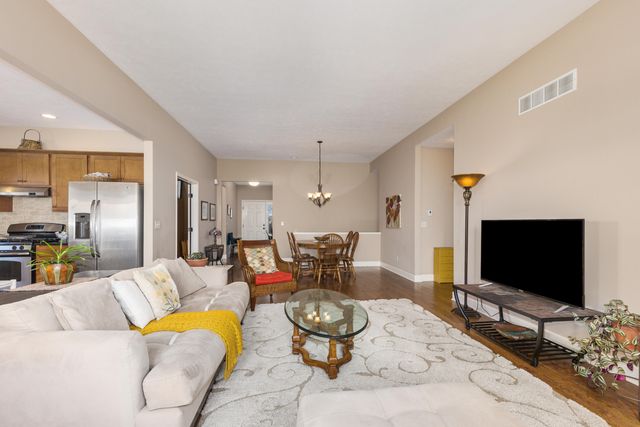 2921 Woodridge Circle NE 43, Grand Rapids, MI 49525