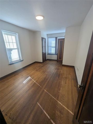 5824 Ferris Avenue, St Louis, MO 63120