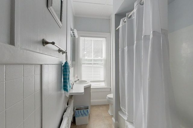 2 Summer Street B, Newport, RI 02840