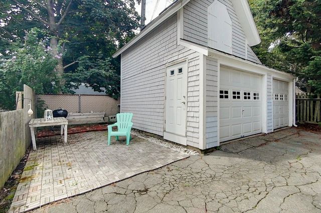 2 Summer Street B, Newport, RI 02840