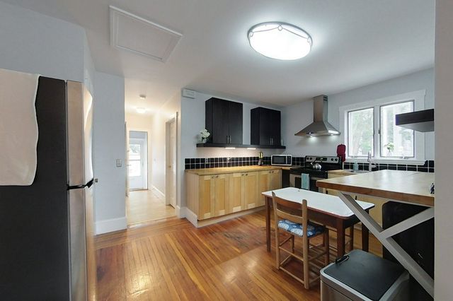 2 Summer Street B, Newport, RI 02840