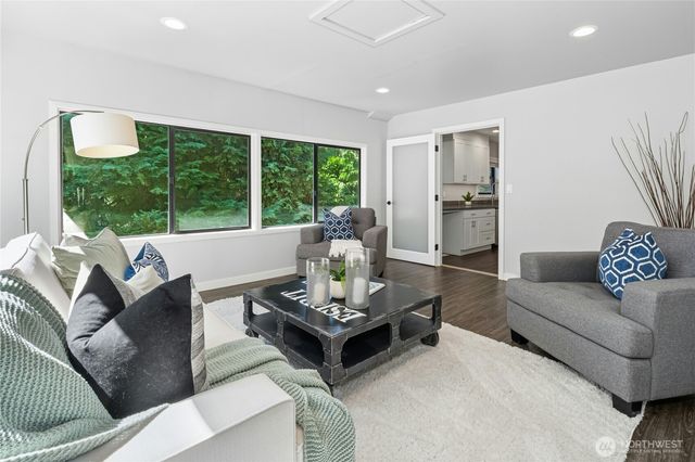8538 Ashworth Avenue N, Seattle, WA 98103