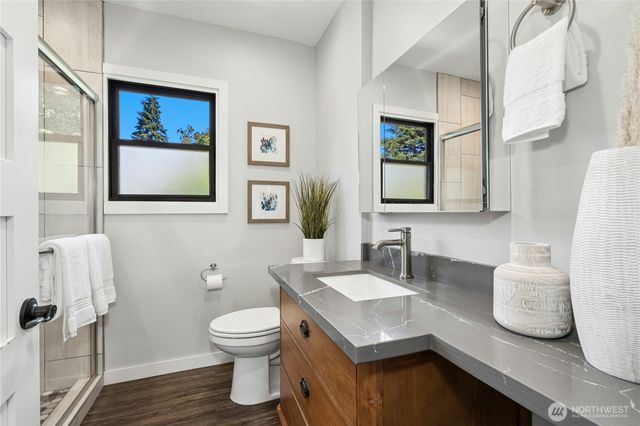 8538 Ashworth Avenue N, Seattle, WA 98103