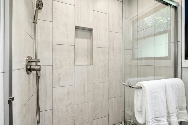 8538 Ashworth Avenue N, Seattle, WA 98103