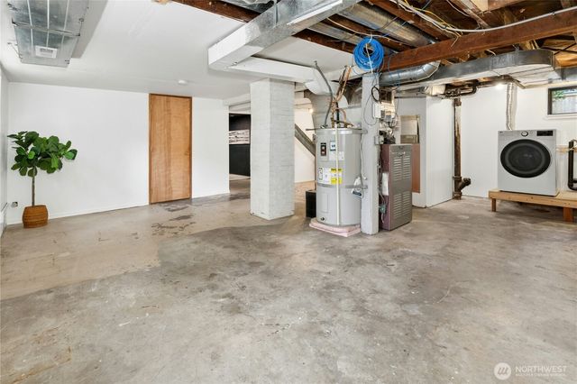 8538 Ashworth Avenue N, Seattle, WA 98103