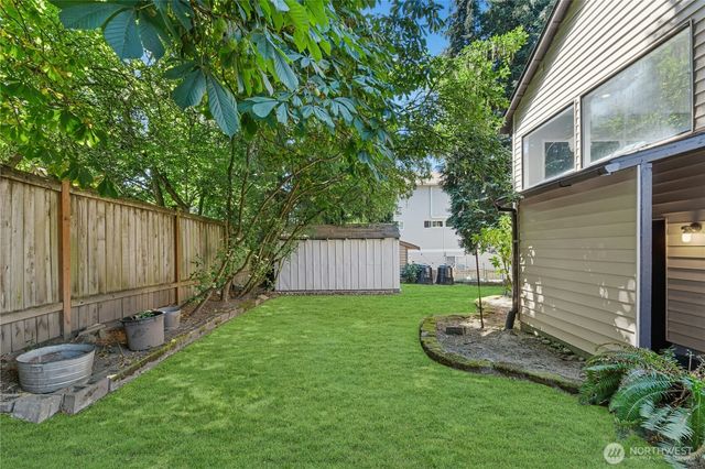 8538 Ashworth Avenue N, Seattle, WA 98103