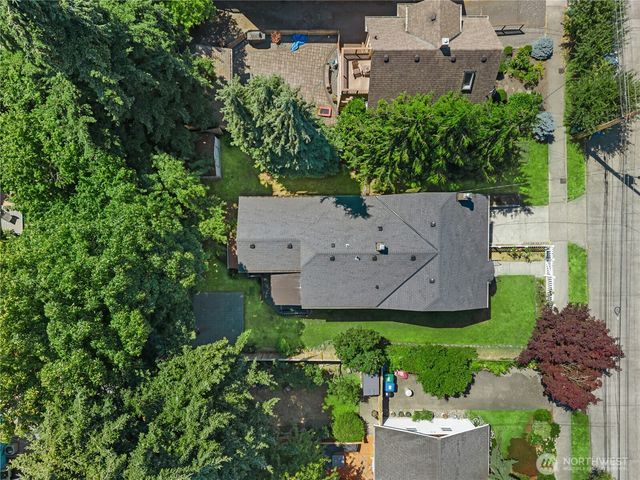 8538 Ashworth Avenue N, Seattle, WA 98103