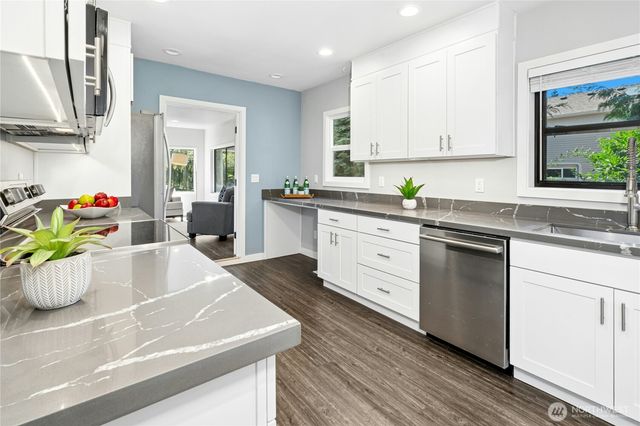 8538 Ashworth Avenue N, Seattle, WA 98103