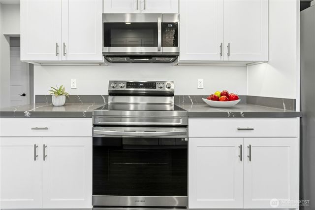 8538 Ashworth Avenue N, Seattle, WA 98103