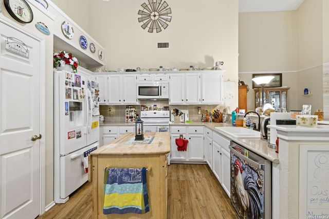 3817 HUNTERS GLN, Schertz, TX 78108