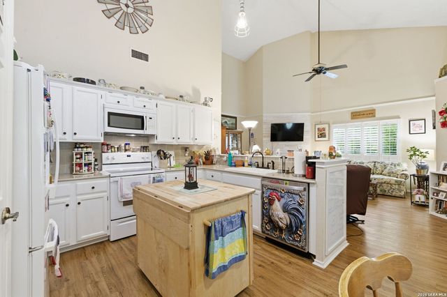 3817 HUNTERS GLN, Schertz, TX 78108