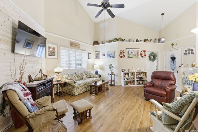 3817 HUNTERS GLN, Schertz, TX 78108